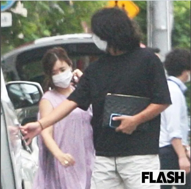 福原愛(左)和橫濱男同居中,戀情很穩定。翻攝日本FLASH