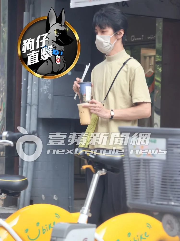 安溥開車載「擁抱男」來到咖啡店買了2杯飲料上車。特勤中心攝