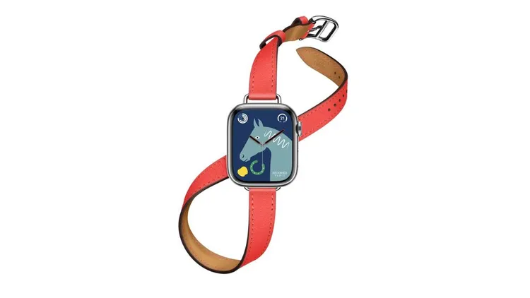Apple Watch Hermès 8系列德州粉Swift小牛皮雙圈錶帶搭配41mm錶殼，4萬3400元。品牌提供