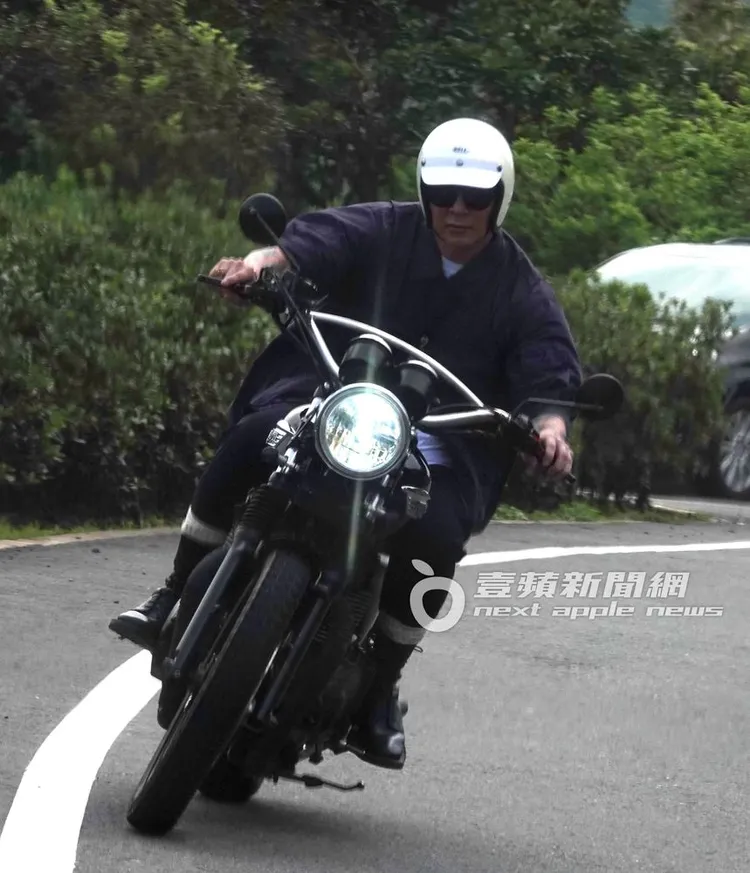 具俊曄迴轉後準備再繞一圈。特勤中心攝