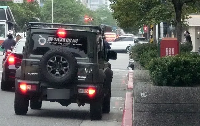 王少偉的Jimny停在東區街頭上。特勤中心攝