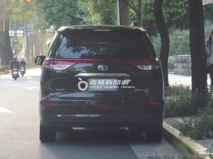 林志玲座駕現身民生東路。特勤中心攝