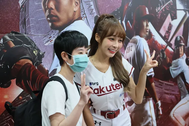 林襄和粉絲合照。鄭孟晃攝