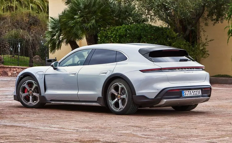 保時捷Taycan的跨界頂級跑旅Taycan 4S Cross Turismo，售價505萬元起。原廠提供