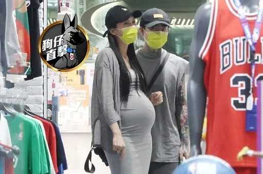 狗仔直擊|謝和弦做美甲維持情趣 莉婭挺9月巨肚痴迷掃童裝