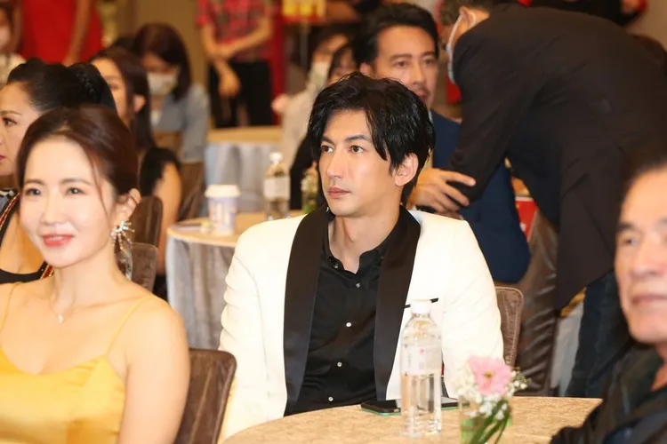 王俐人老公林琮軒（中）。張哲鳴攝