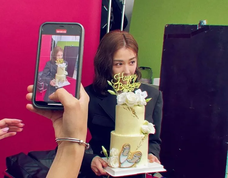 邵雨薇透露朋友幫她慶生，都會害羞尷尬。翻攝邵雨薇臉書