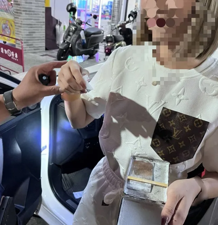 姚女攜毒被查獲。警方提供
