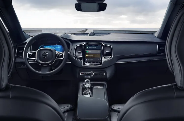 新年式XC90導入Volvo與Google合作的車載資訊娛樂系統，時下慣用的Google Maps、Google Play等應用程式能在車機上隨時同步、直接操作。原廠照片