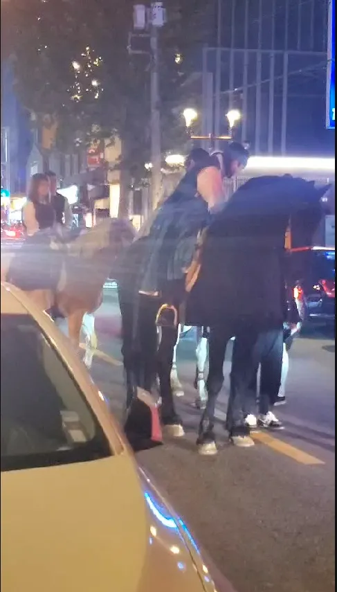 案發前一晚有民眾騎馬上街。讀者吳珮如提供