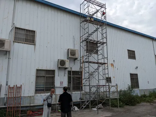 台中工安坠楼1死!男清铁皮屋顶不慎跌地 送医抢救不治