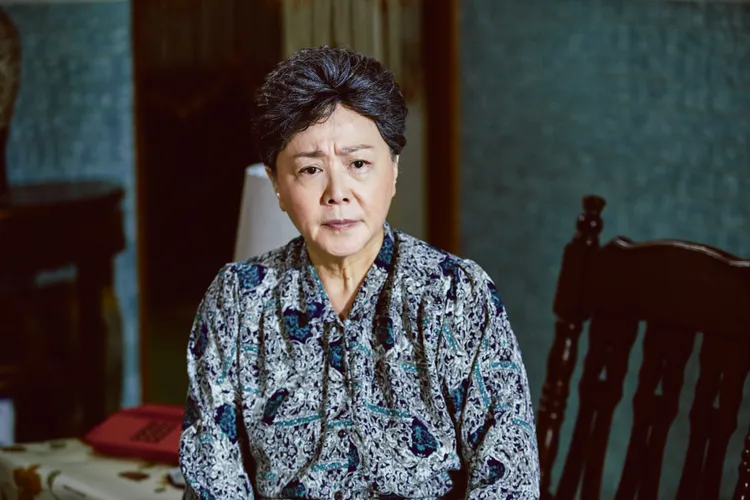 劉秀雯在《隨風隨緣》飾演急性子、極富善心的母親，以此角入圍女配角。大愛提供