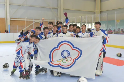 台灣小將好樣的!滑輪溜冰青男曲棍球逆轉勝美國 首奪世錦賽金牌