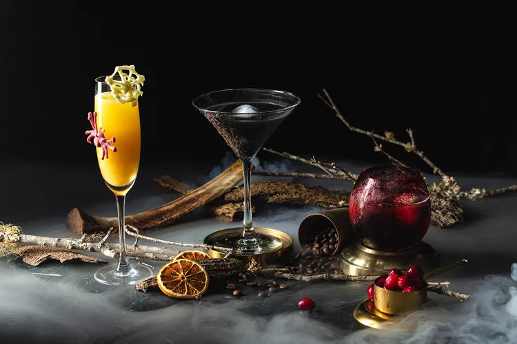 COZZI Blu和逸飯店‧桃園館酒吧Blu Bar，10月29日推出加勒比海盜之夜狂歡派對。國泰飯店觀光事業提供