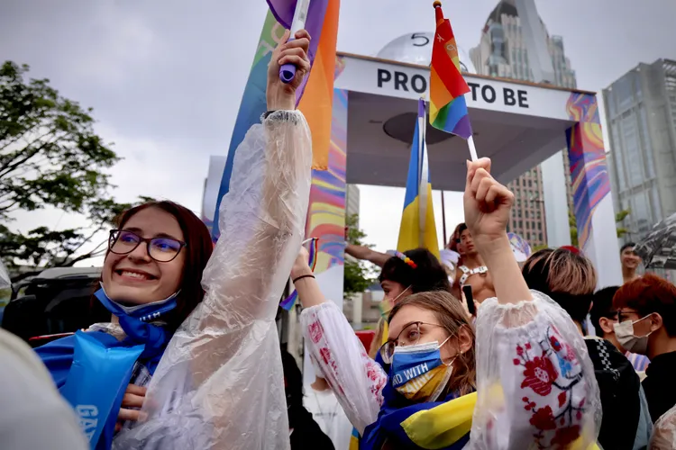 許多外國友人也來參與一年一度的盛宴。林林攝