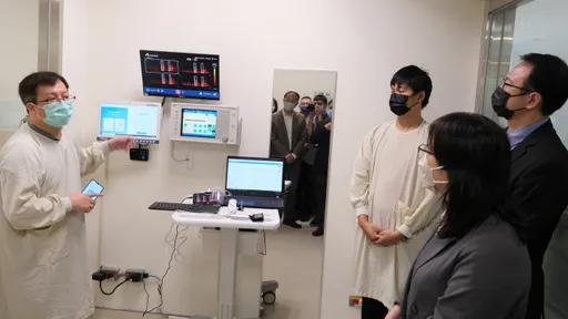 亞東醫院建置重症呼吸照護隔離　遠端監護病患減少實體接觸