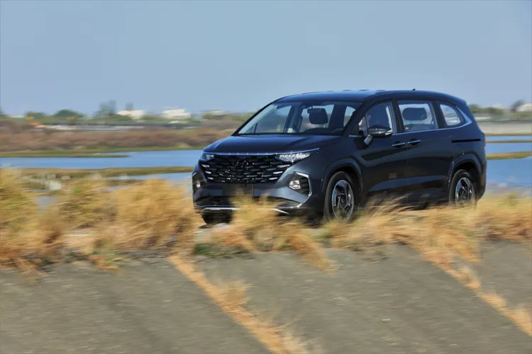 南陽實業表示Custin至今已有破1000張訂單，預計今年底前可交出600輛，明年度整年配額也僅有3000輛。林浩昇攝