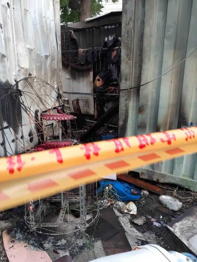 禮儀社第一次被縱火，損失約30萬，警方到場採證。民眾提供