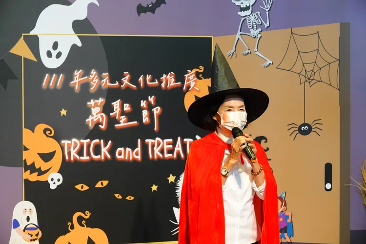 宜蘭縣長林姿妙裝扮成「魔法小紅帽」，現身驅魔。林泊志攝