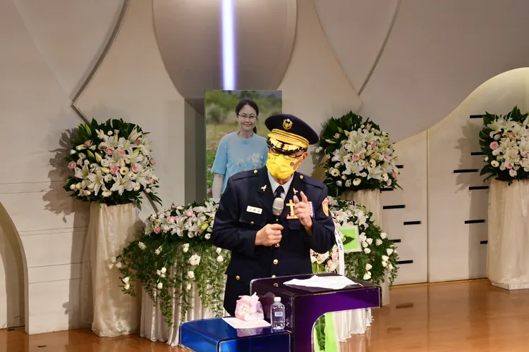 新北市警察局局長黃宗仁表示，佳蕙在對抗病魔的同時，也非常珍惜每分每秒在關懷他周邊的人，以及新北市民的安全，並堅持要把治安工作做好。新北市警察局提供