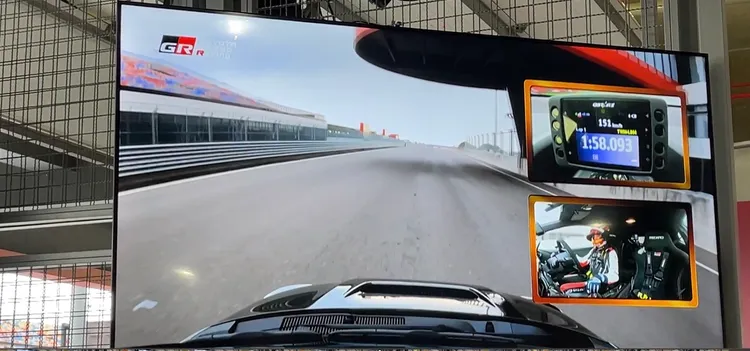日本車手大嶋和也下場締造紀錄的當下，全程透過直播方式讓與會媒體在PIT區一同見證。林浩昇攝