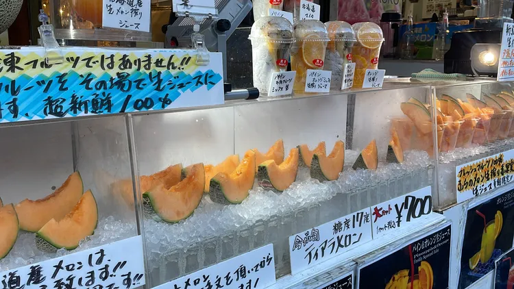 北海道的哈密瓜香甜多汁，是不能錯過的特色美食。黃盈甄攝