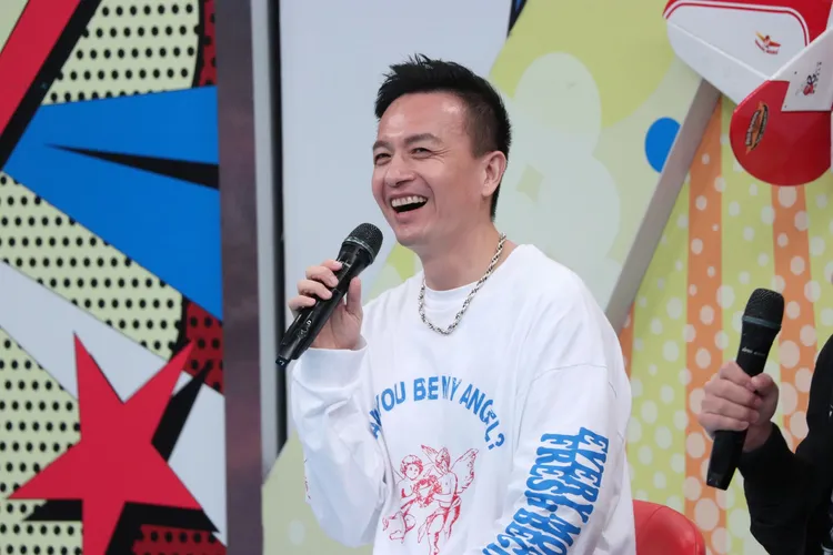 小鐘控陳大天負能量太強。中天綜合台提供