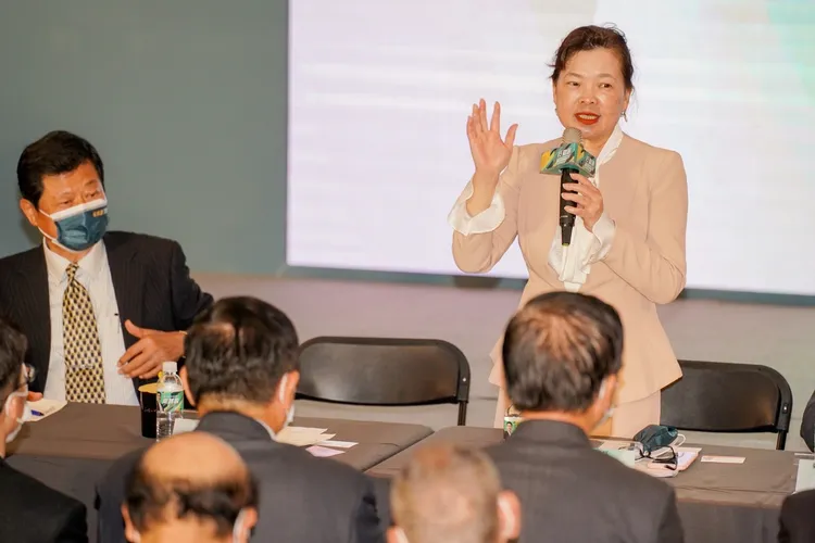 經濟部長王美花說，中央早已將台中會展中心二期工程預算準備好，但市府進度緩慢。蔡其昌總部提供