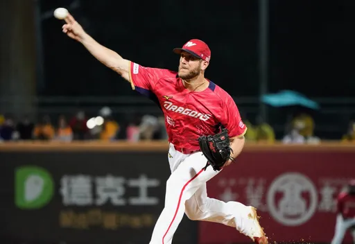 林智勝、張政禹美技守備幫忙 鋼龍優質先發味全續命