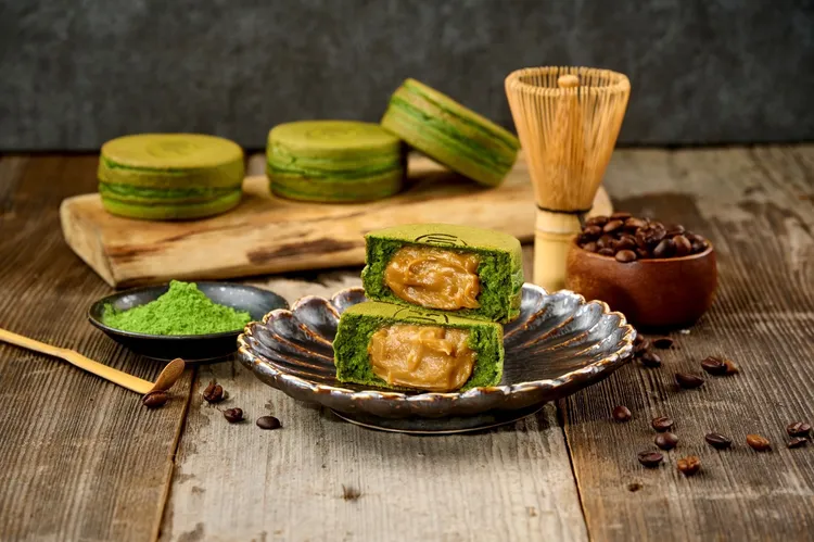 咖啡歐蕾抹茶大判燒製作精緻，帶點微苦後韻，11月1~30日在「ㄧＯ八抹茶茶廊」店鋪販售。業者提供