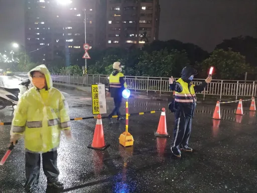 汐止社區前驚見地層下陷 工建路管制封閉早上開挖