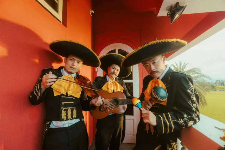 玖壹壹推出新歌MV造型百變。混血兒娛樂提供