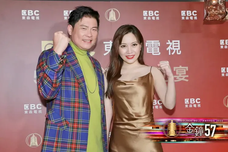 曾國城（左）和蔡尚樺一同出席慶功宴。朱世閎攝