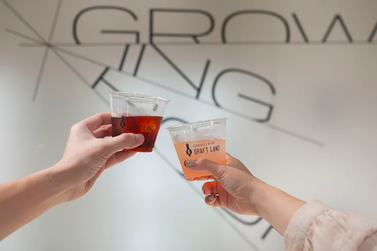 隱藏版週年慶活動是有肉與Daily by Draft Land合作，推出特製雞尾酒，週五限定。業者提供