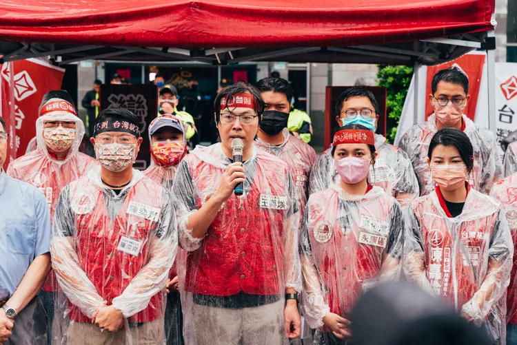 台灣基進秘書長王興煥（中）說，台灣在面對中國威脅之際，內部卻有一個最大的內應，那就是國民黨。台灣基進提供