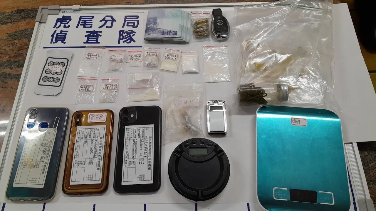 警方查扣到海洛因及安非他命毒品與磅秤工具。魏嘉良攝
