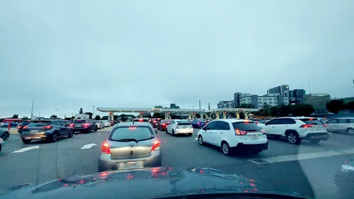 「好市多加油站」車潮曝！　網看1圖驚呆：以為是過年的國道收費站