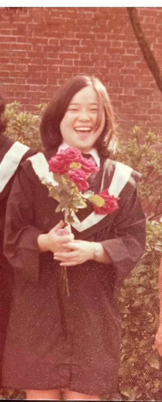 資深媒體人周玉蔻犀利形象鮮明，今天她在臉書曬出大學畢業照。翻攝周玉蔻臉書