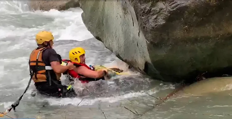 新竹縣山區各類救援案件中，都有馬明義的身影。新竹縣消防局提供