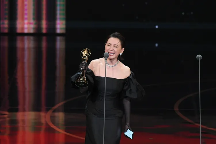 陳亞蘭非常感動拿下影帝。三立提供