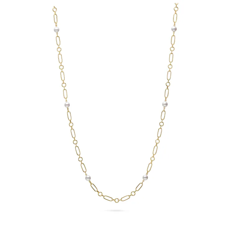 M Code系列18K金珍珠長鍊62cm款，13萬2000元。品牌提供