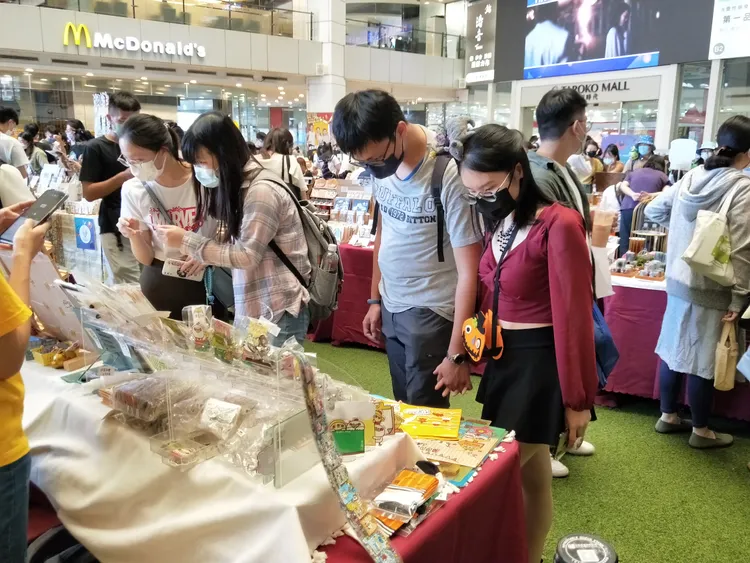 「在搞什麼鬼-文酷市集」展出許多酷產品，搶攻萬聖節商機。業者提供