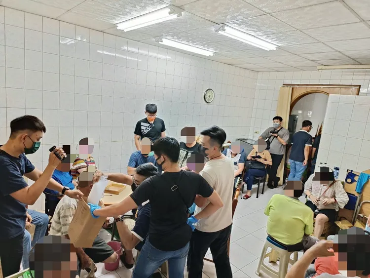 第五分局月前查獲職業賭場。警方提供