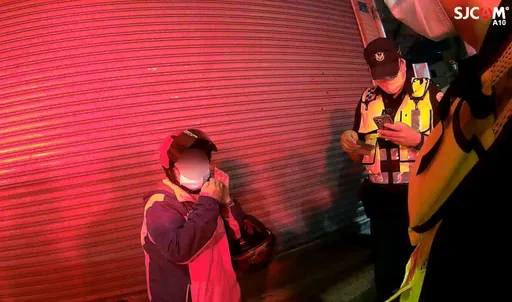迷路婦人只記得「我屬猴」 中警解鎖超級任務!查出身分送回家