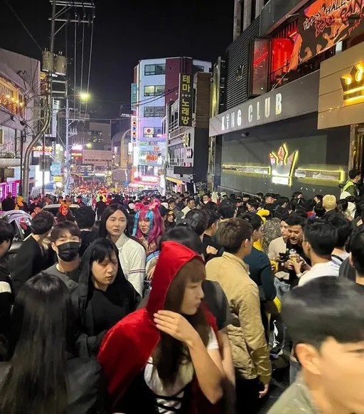 韓國梨泰院萬聖節意外 現場台灣遊客驚魂:感受到群眾推擠的力道