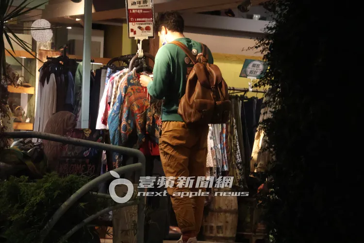 本屆金鐘遺珠鳳小岳，隻身逛天母的民族風精品服飾店。特勤中心攝