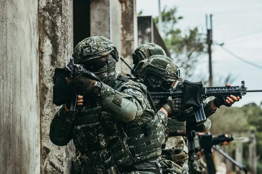 役期延長從哪年次開始？　邱國正稱知道年輕人關切「要公告會說明」