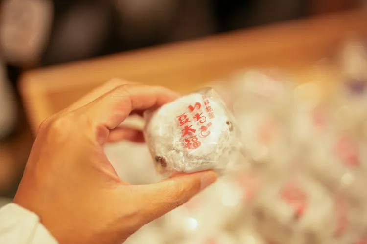 草莓大福一顆324日圓（約新台幣70元），限當天享用。田欣雲攝