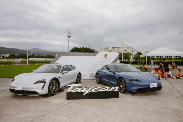 長榮航使用保時捷電動車作為大會前導車，賽事打造為「綠色馬拉松」，持續朝2050年淨零碳排的目標努力。業者提供