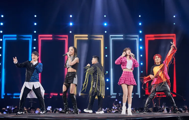 《飢餓遊戲》主持人合體。華貴提供